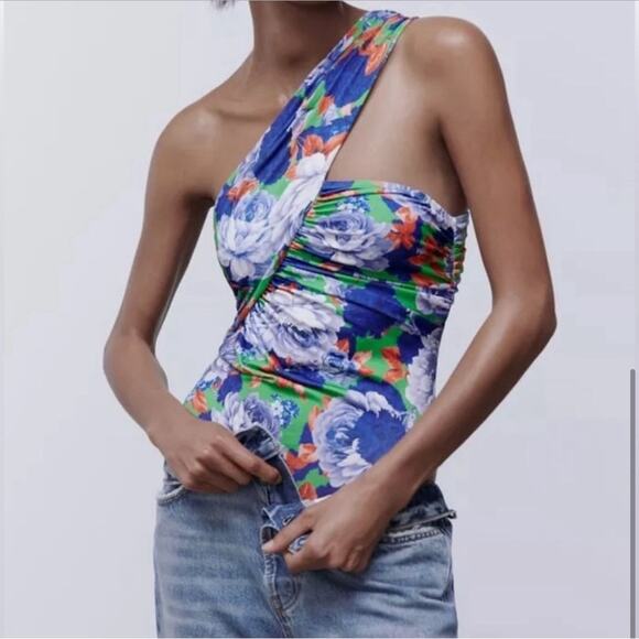 ZARA Floral bodysuit, sleeveless, snap crutch closure - Picture 3 of 5